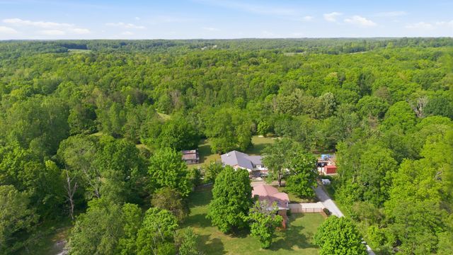 10143 Black St, Lyles, TN 37098