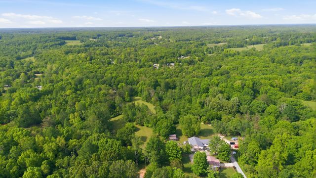 10143 Black St, Lyles, TN 37098