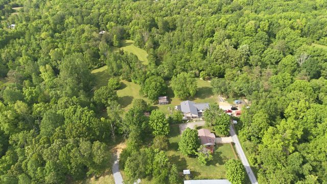 10143 Black St, Lyles, TN 37098