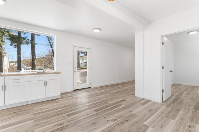 15 Highland Avenue, Claremont, NH 03743