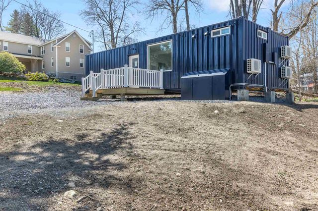 15 Highland Avenue, Claremont, NH 03743