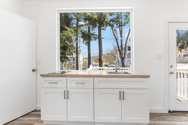 15 Highland Avenue, Claremont, NH 03743
