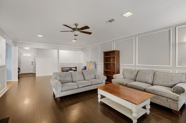 2025 Redwood Trail, Grapevine, TX 76051