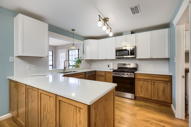 2025 Redwood Trail, Grapevine, TX 76051