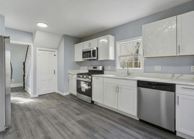 3 Birch Ave, Plymouth, MA 02360