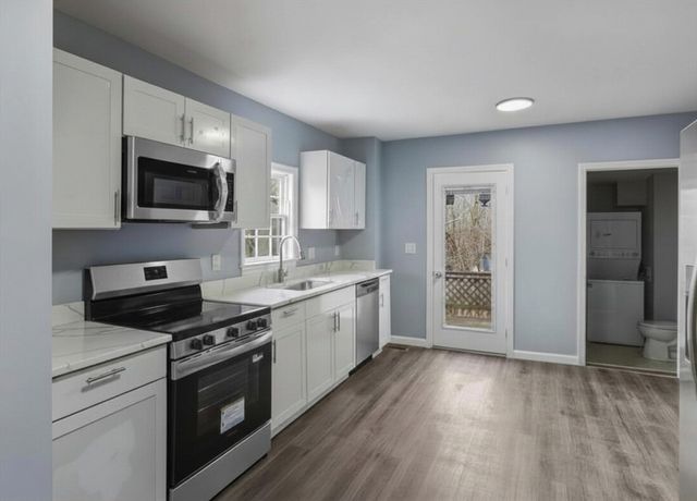 3 Birch Ave, Plymouth, MA 02360