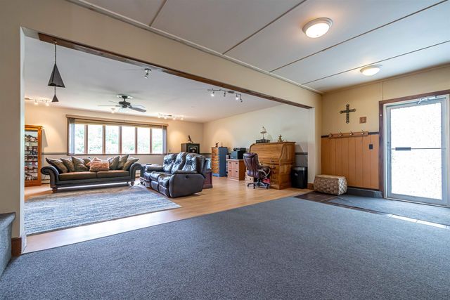 212 West Main Street, Hillsborough, NH 03244