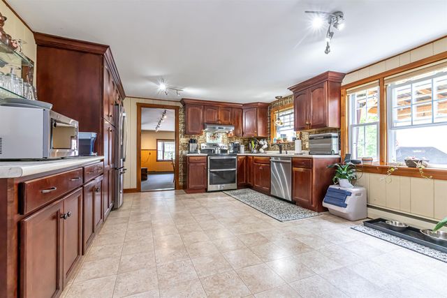 212 West Main Street, Hillsborough, NH 03244