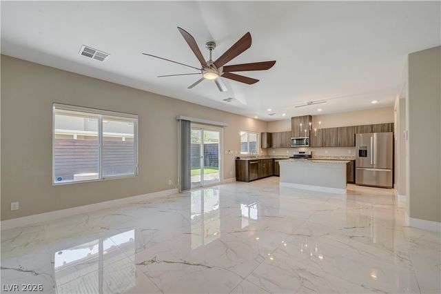 7563 Dragonfruit Avenue, Las Vegas, NV 89113