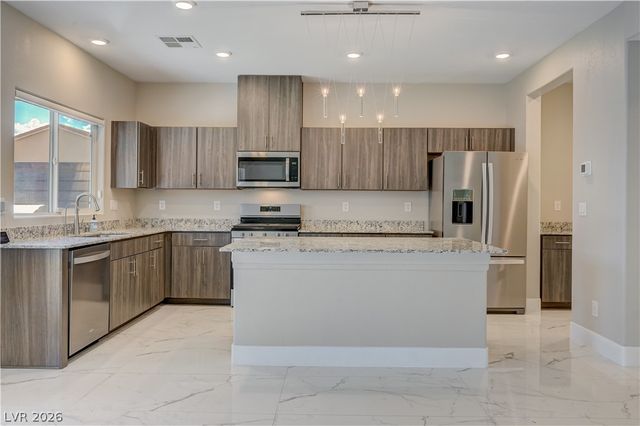 7563 Dragonfruit Avenue, Las Vegas, NV 89113