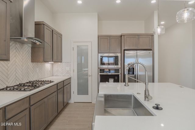 115 Madrid Street, Santa Teresa, NM 88008