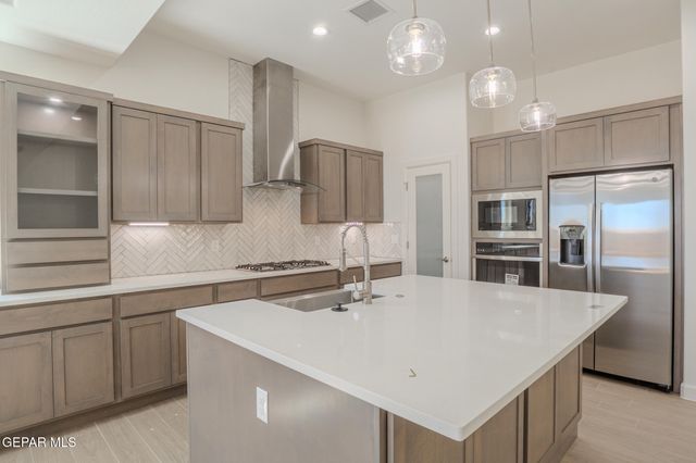 115 Madrid Street, Santa Teresa, NM 88008