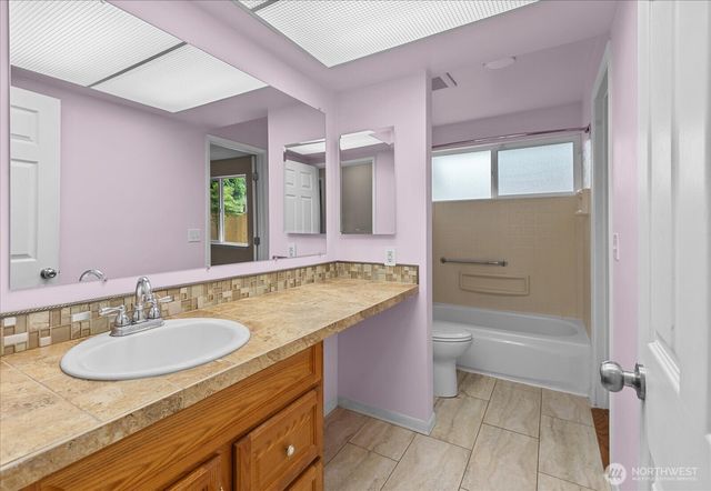 5205 173rd Place SW, Lynnwood, WA 98037