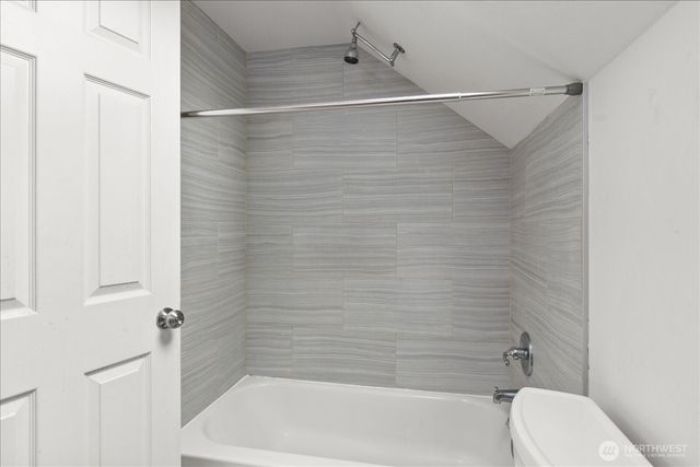 5205 173rd Place SW, Lynnwood, WA 98037