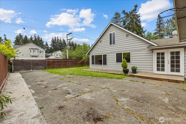 5205 173rd Place SW, Lynnwood, WA 98037