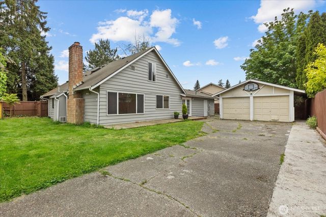 5205 173rd Place SW, Lynnwood, WA 98037