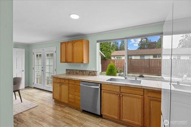 5205 173rd Place SW, Lynnwood, WA 98037