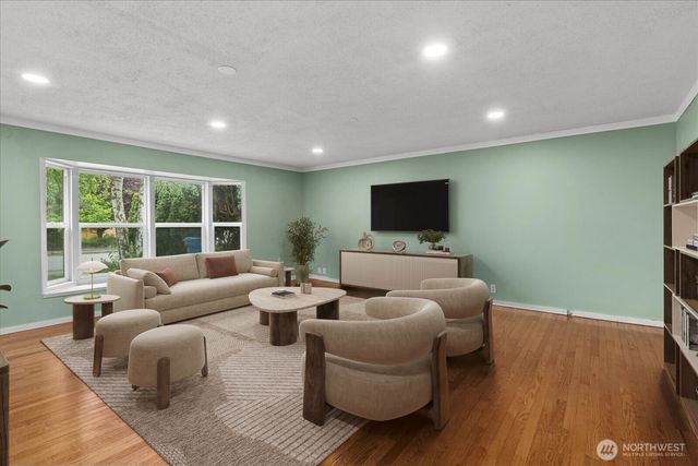 5205 173rd Place SW, Lynnwood, WA 98037