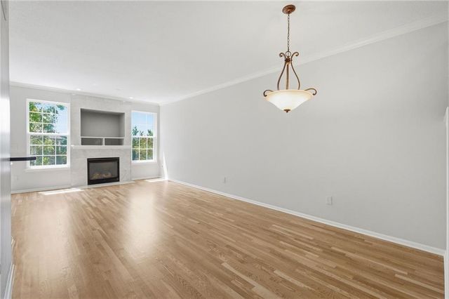 16144 Linden Street, Overland Park, KS 66085