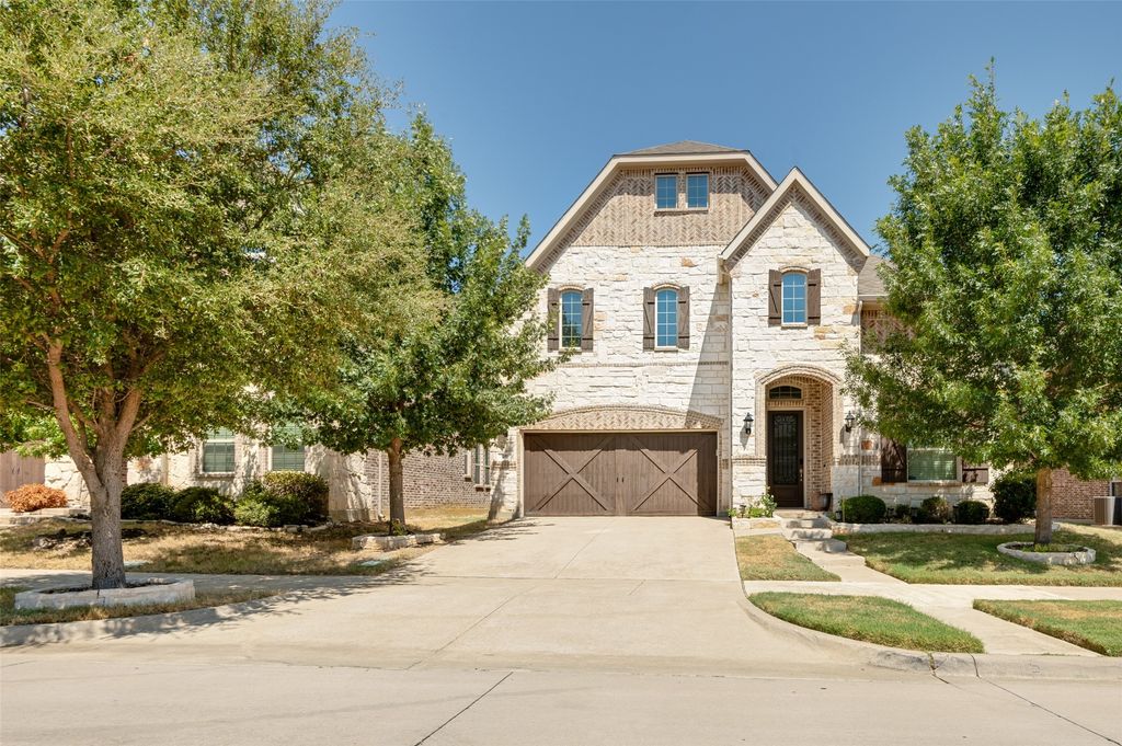 911 Mountain Laurel Drive, Euless, TX 76039 — exterior