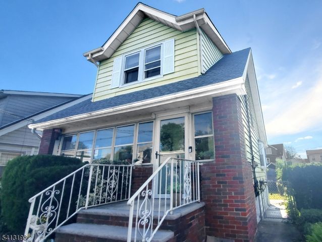 33 Garden Ave, Belleville Twp., NJ 07109