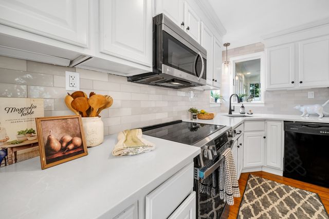 12 Peabody Street, North Reading, MA 01864
