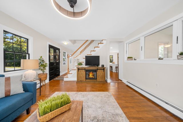 12 Peabody Street, North Reading, MA 01864