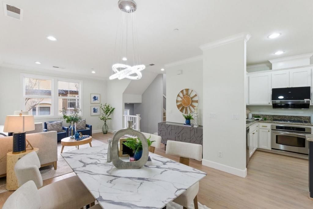 Image 10 of property listing at 504 San Jorge Terrace, Sunnyvale, CA 94089