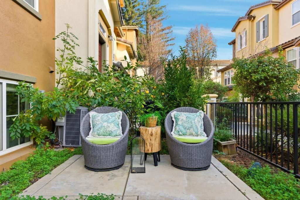 Image 3 of property listing at 504 San Jorge Terrace, Sunnyvale, CA 94089