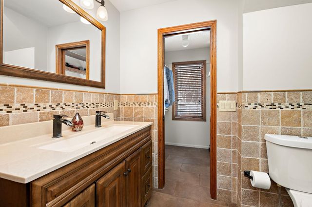 4315 Woods Way, Minnetonka, MN 55345