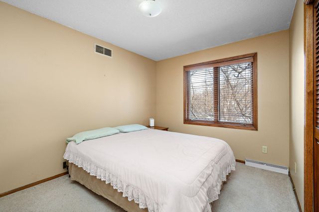 4315 Woods Way, Minnetonka, MN 55345