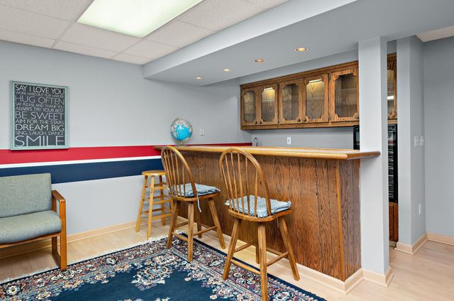 4315 Woods Way, Minnetonka, MN 55345