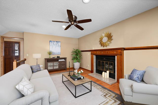 4315 Woods Way, Minnetonka, MN 55345