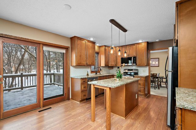 4315 Woods Way, Minnetonka, MN 55345