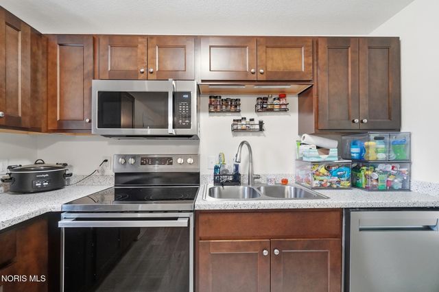 4766 Ventura Drive, Toledo, OH 43615