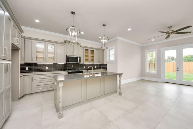 6320 Milwee Street B, Houston, TX 77092