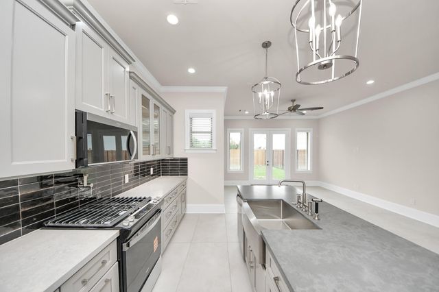 6320 Milwee Street B, Houston, TX 77092