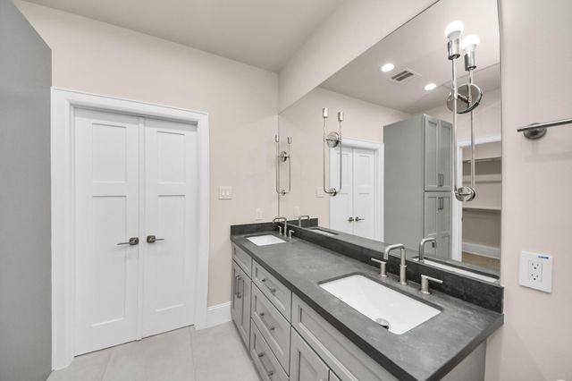 6320 Milwee Street B, Houston, TX 77092