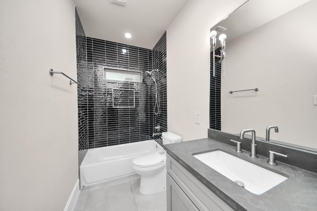 6320 Milwee Street B, Houston, TX 77092