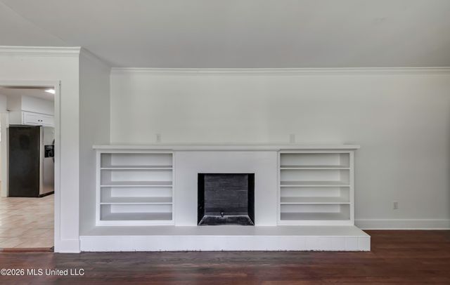 2051 Meadowbrook Road, Jackson, MS 39211