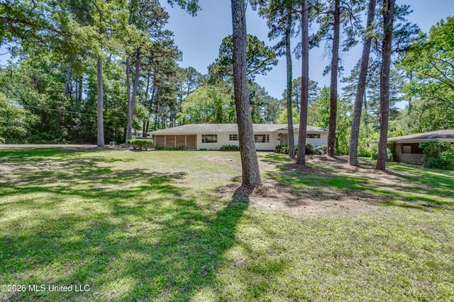 2051 Meadowbrook Road, Jackson, MS 39211