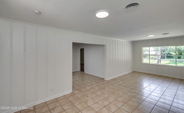 2051 Meadowbrook Road, Jackson, MS 39211