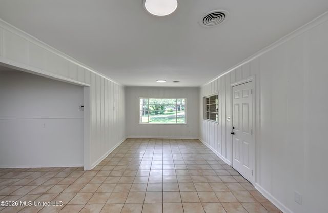 2051 Meadowbrook Road, Jackson, MS 39211