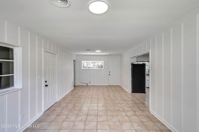 2051 Meadowbrook Road, Jackson, MS 39211