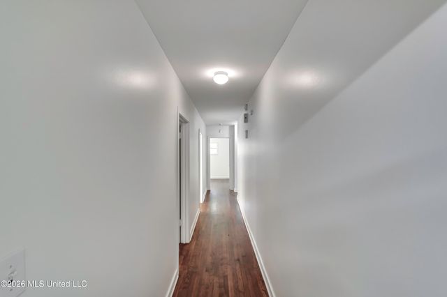 2051 Meadowbrook Road, Jackson, MS 39211