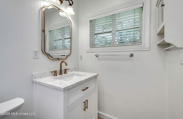 2051 Meadowbrook Road, Jackson, MS 39211