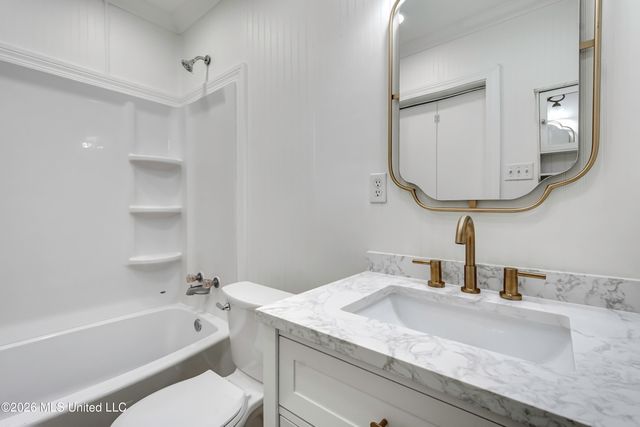 2051 Meadowbrook Road, Jackson, MS 39211