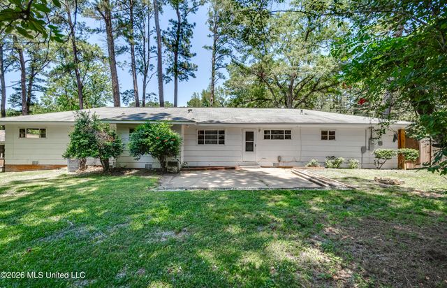 2051 Meadowbrook Road, Jackson, MS 39211