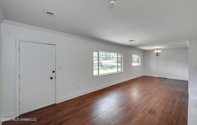 2051 Meadowbrook Road, Jackson, MS 39211