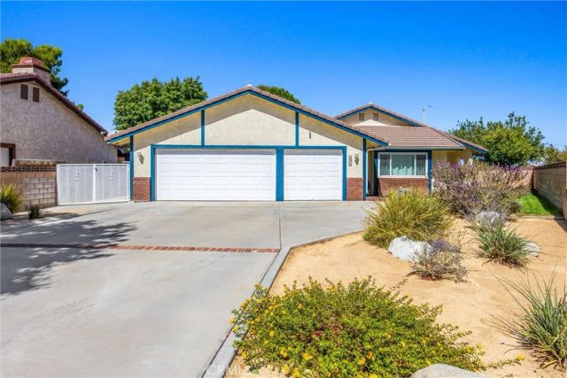6371 Almond Valley, Quartz Hill, CA 93536